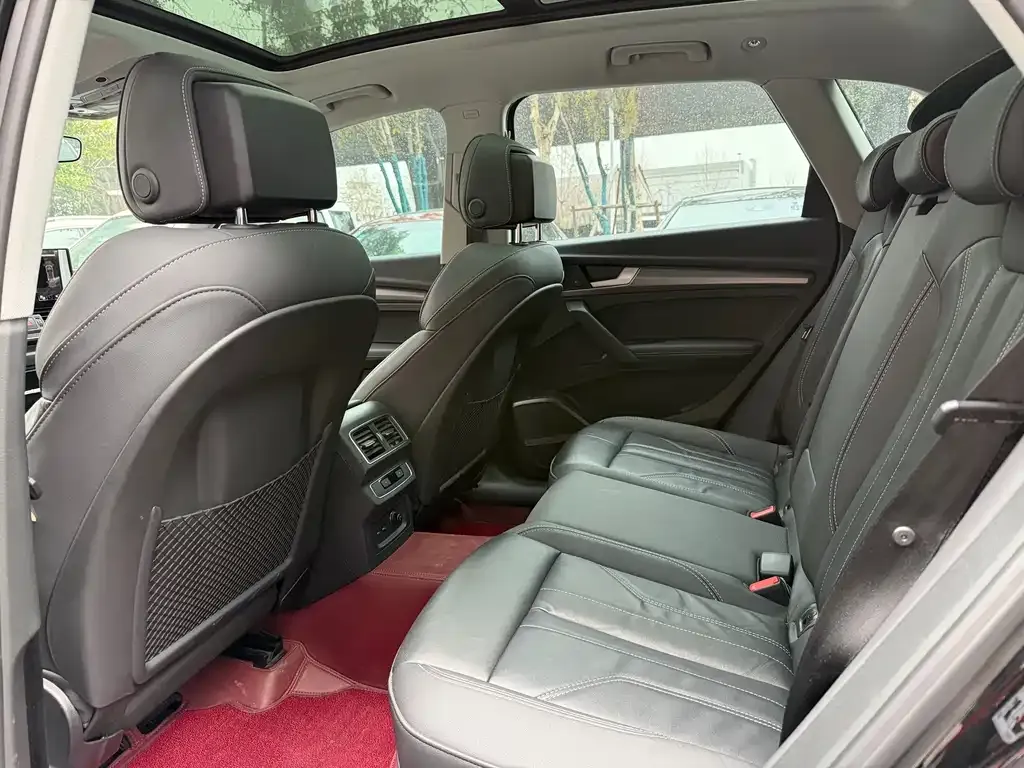 Audi Q5L 2023 из CN, фото 2