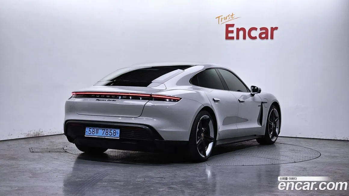 Porsche Taycan 2022 из KR, фото 2