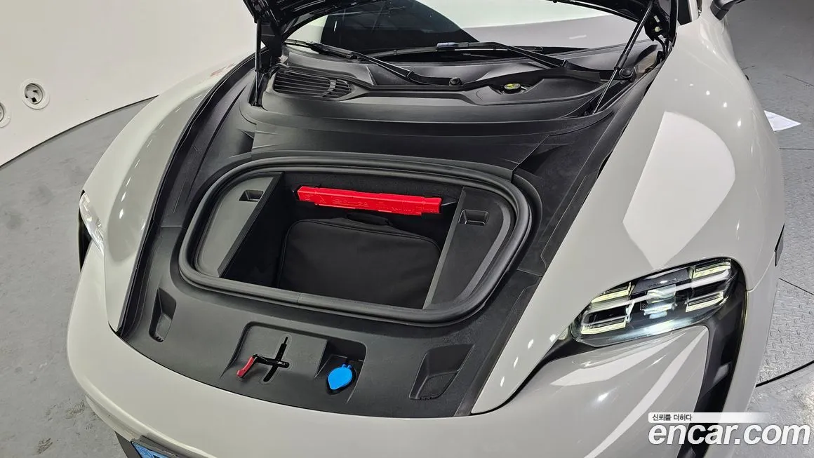 Porsche Taycan 2022 из KR, фото 10