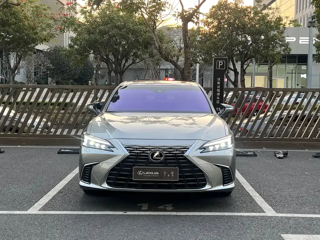 Lexus ES 2025 из CN, фото 8