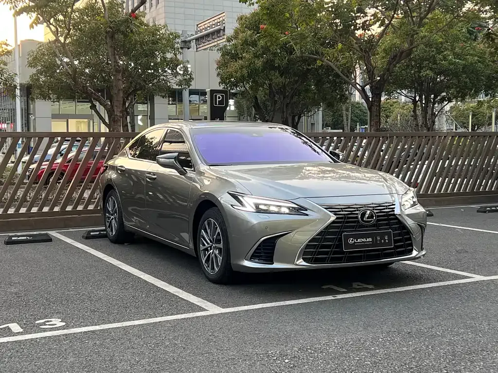 Lexus ES 2025 из CN, фото 6
