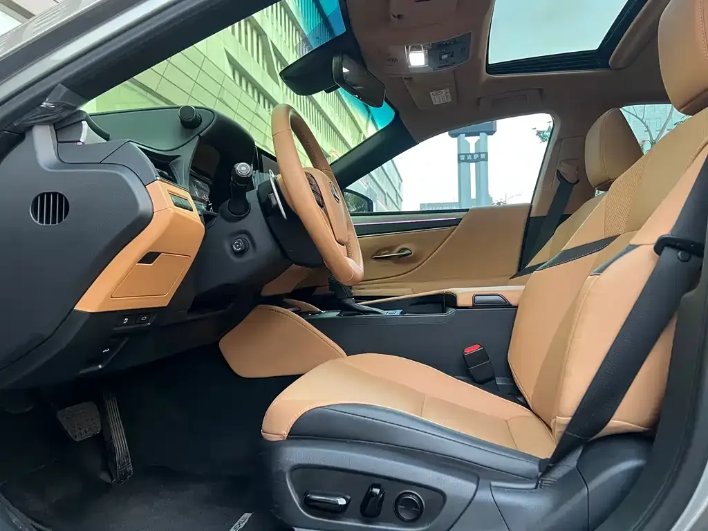 Lexus ES 2025 из CN, фото 3