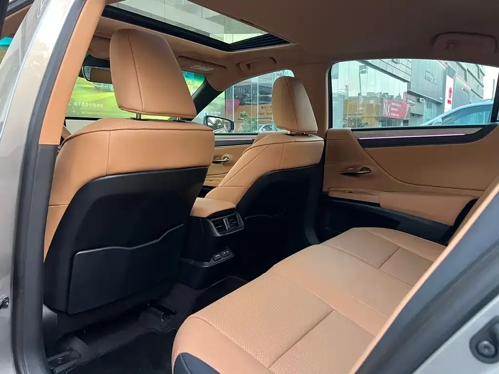 Lexus ES 2025 из CN, фото 4