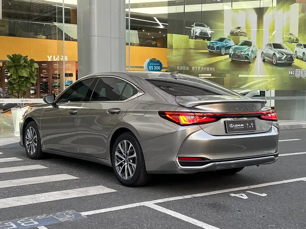 Lexus ES 2025 из CN, фото 9