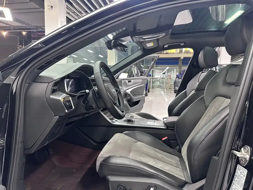 Audi A6L 2023 из CN, фото 4