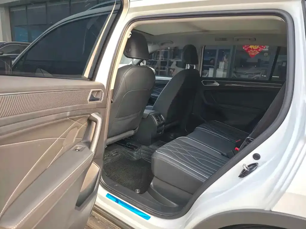 Volkswagen Tiguan L 2025 из CN, фото 4
