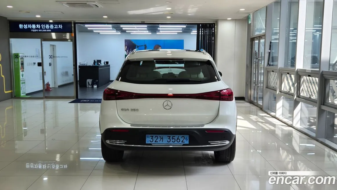 Mercedes-Benz EQA — фото 10