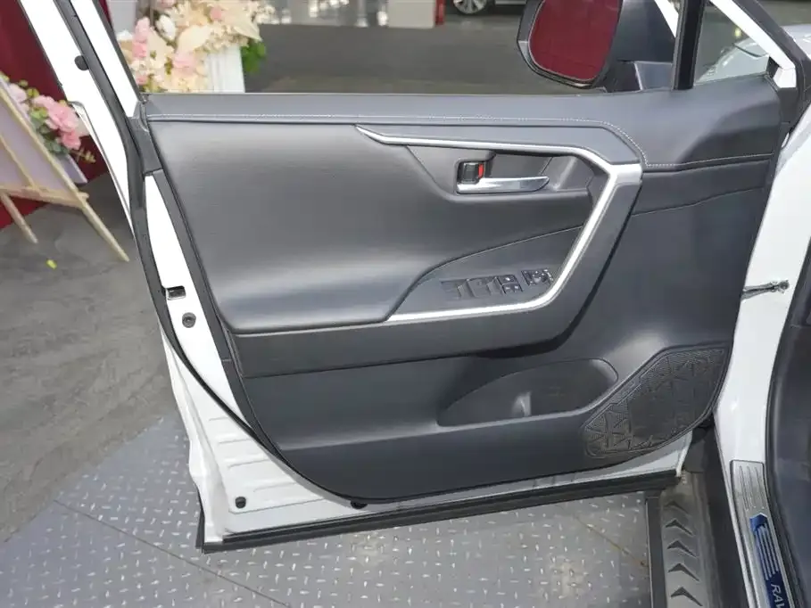 Toyota RAV4 2022 из CN, фото 3