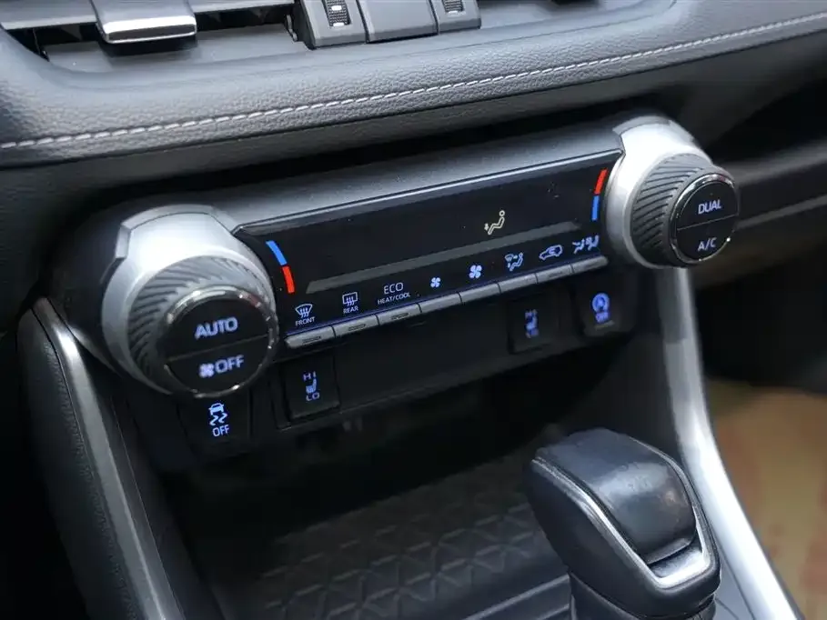 Toyota RAV4 2022 из CN, фото 2