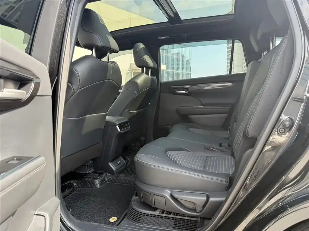 Toyota Crown Kluger 2021 из CN, фото 3