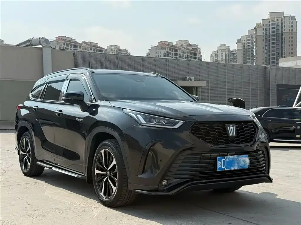 Toyota Crown Kluger 2021 из CN, фото 9