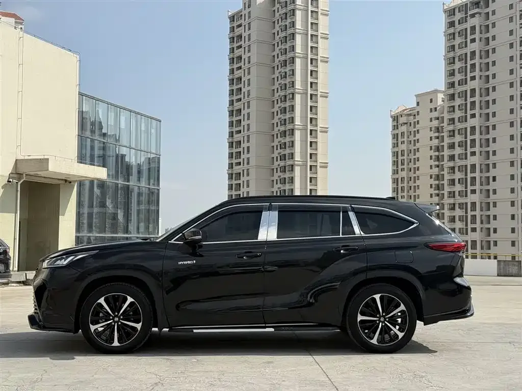 Toyota Crown Kluger 2021 из CN, фото 8