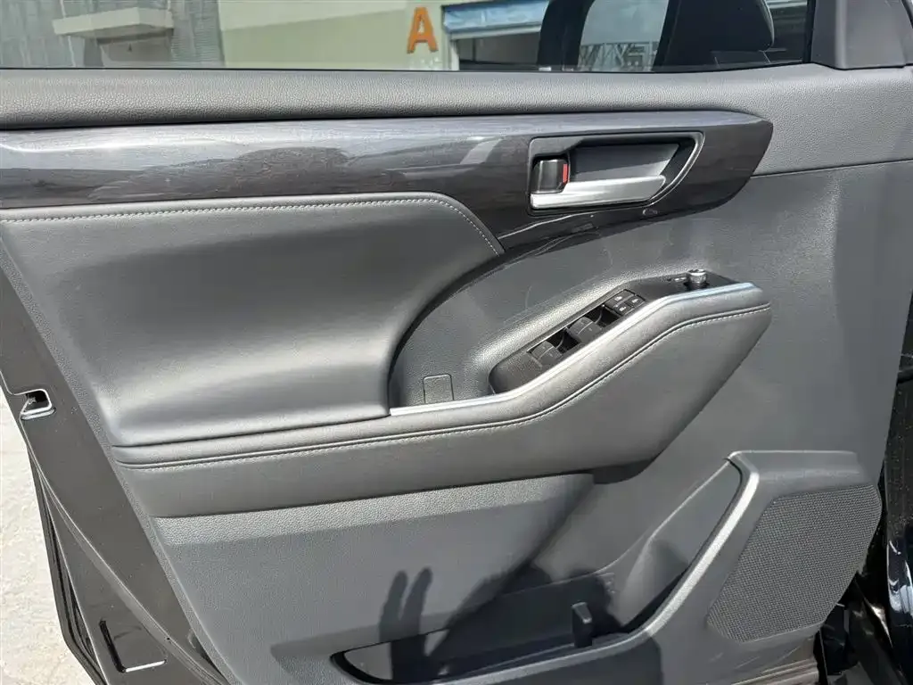Toyota Crown Kluger 2021 из CN, фото 7