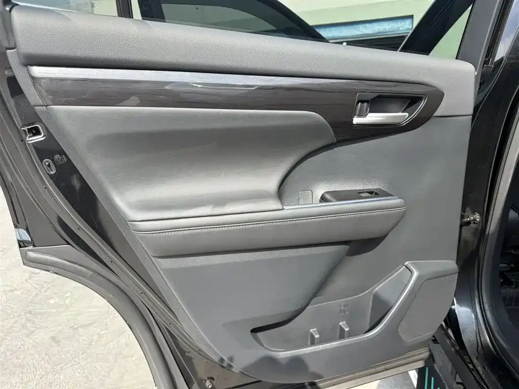 Toyota Crown Kluger 2021 из CN, фото 4
