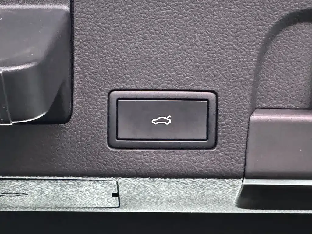 Volkswagen CC 2024 из CN, фото 6