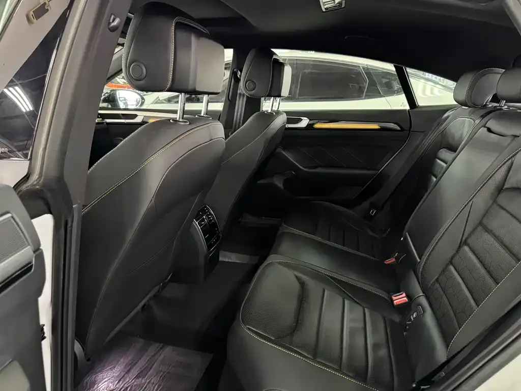 Volkswagen CC 2024 из CN, фото 7