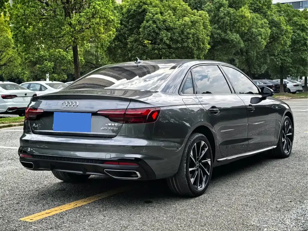 Audi A4L 2021 из CN, фото 7