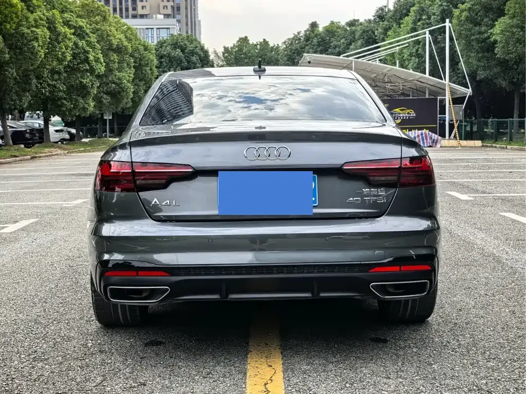 Audi A4L 2021 из CN, фото 9