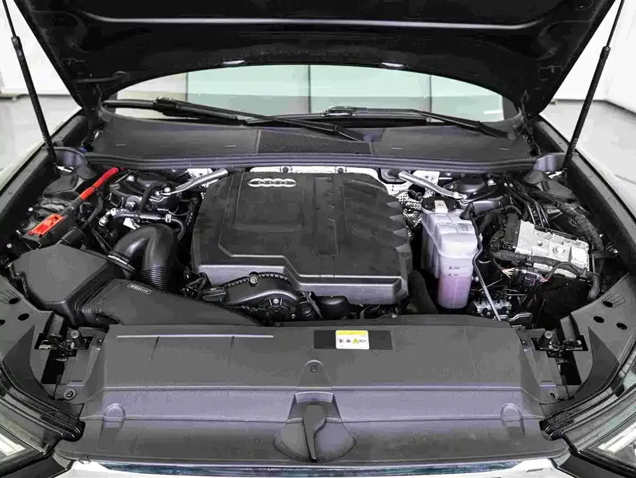 Audi A6L 2023 из CN, фото 4