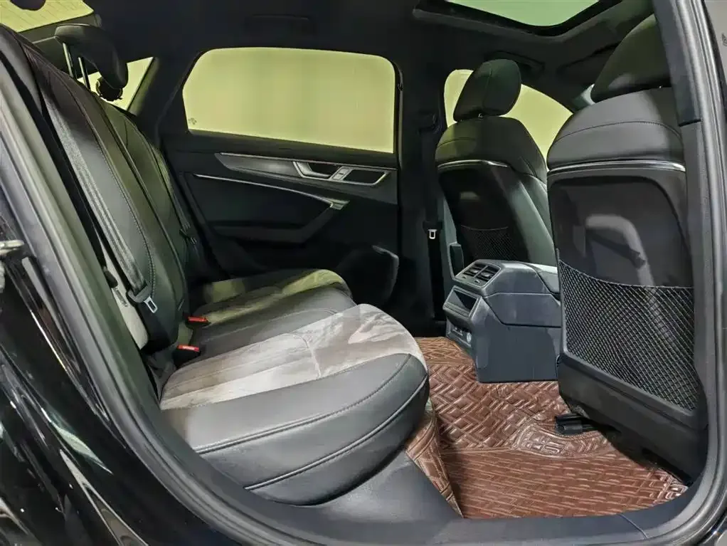 Audi A6L 2022 из CN, фото 8
