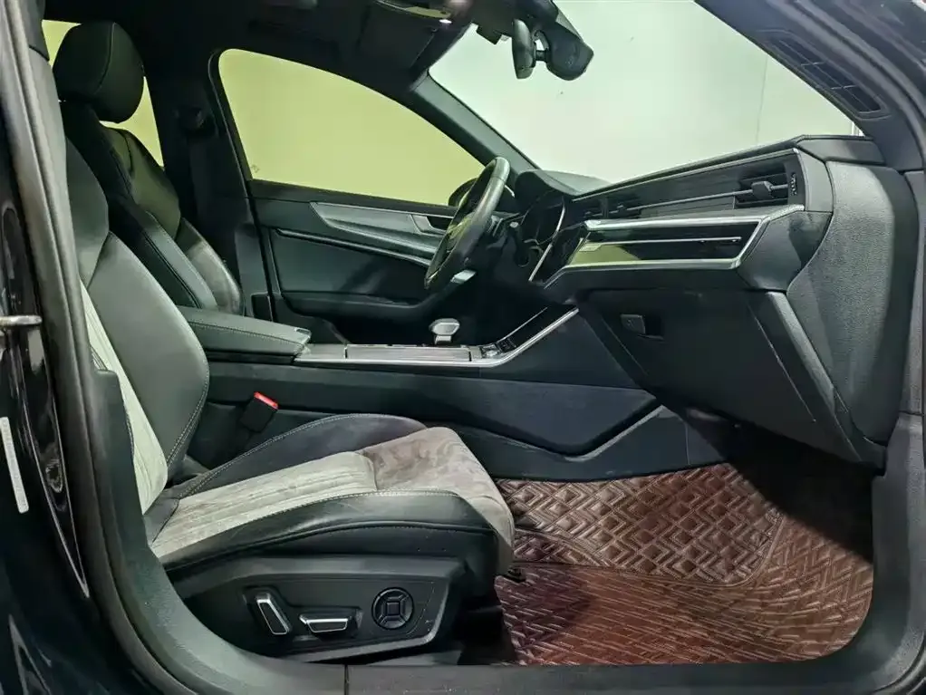 Audi A6L 2022 из CN, фото 7