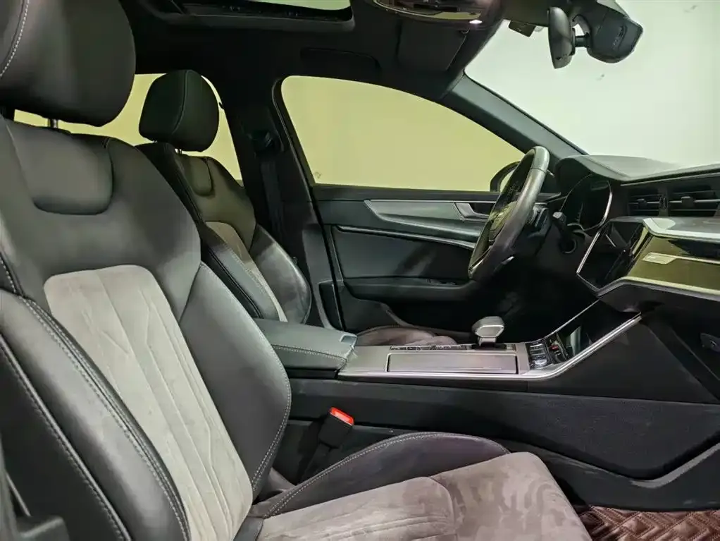Audi A6L 2022 из CN, фото 9