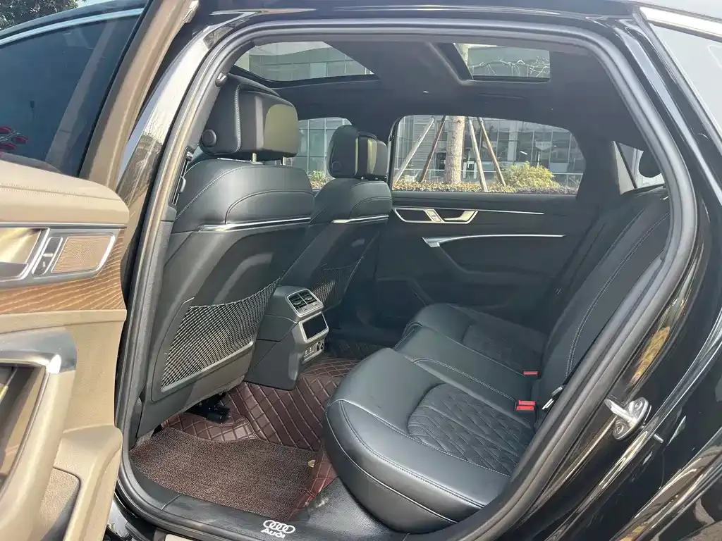 Audi A6L 2025 из CN, фото 3