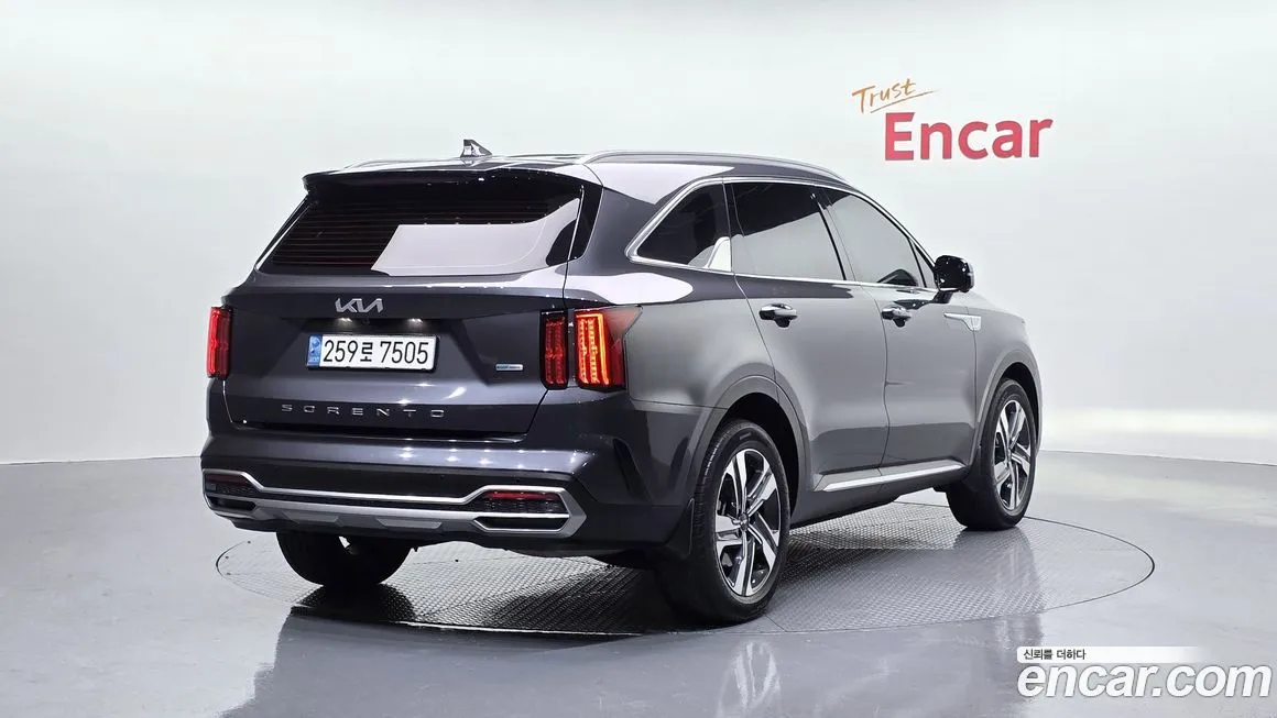 Kia Sorento — фото 10