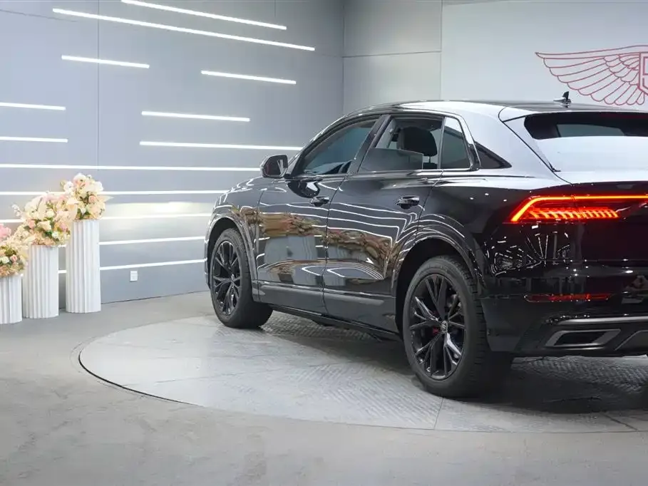 Audi Q8 2024 из CN, фото 10