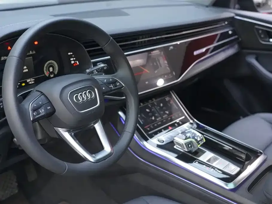Audi Q8 2024 из CN, фото 9