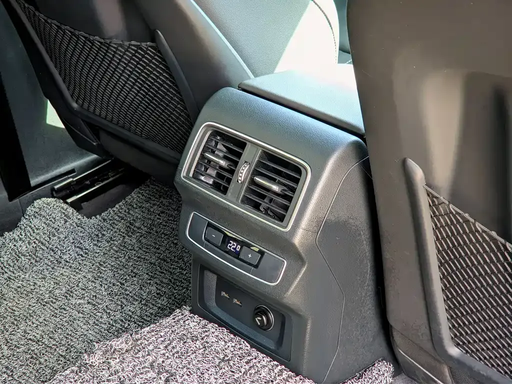 Audi Q5L 2022 из CN, фото 3