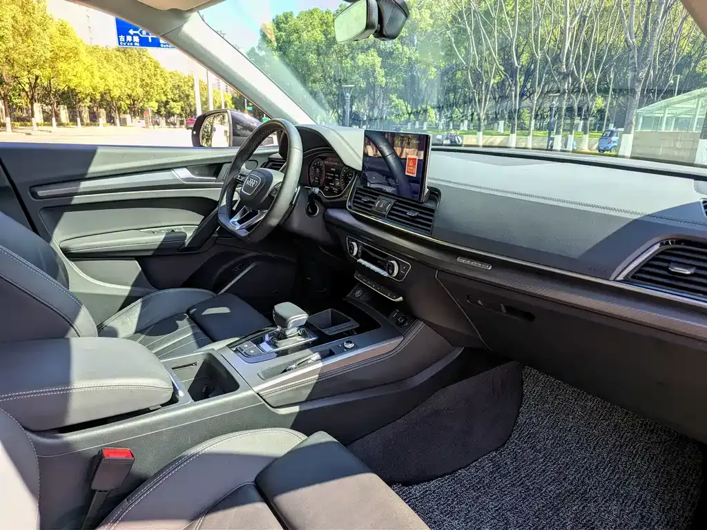 Audi Q5L 2022 из CN, фото 7