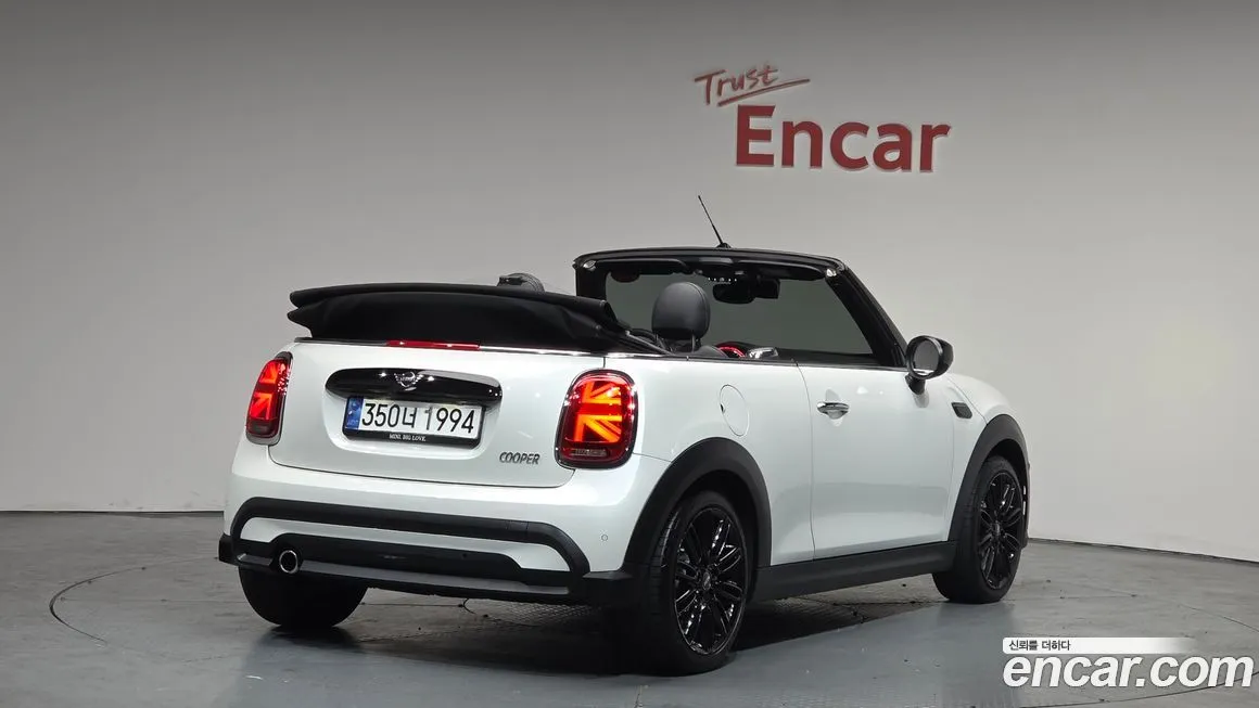 Mini Cooper Convertible 2024 из KR, фото 8