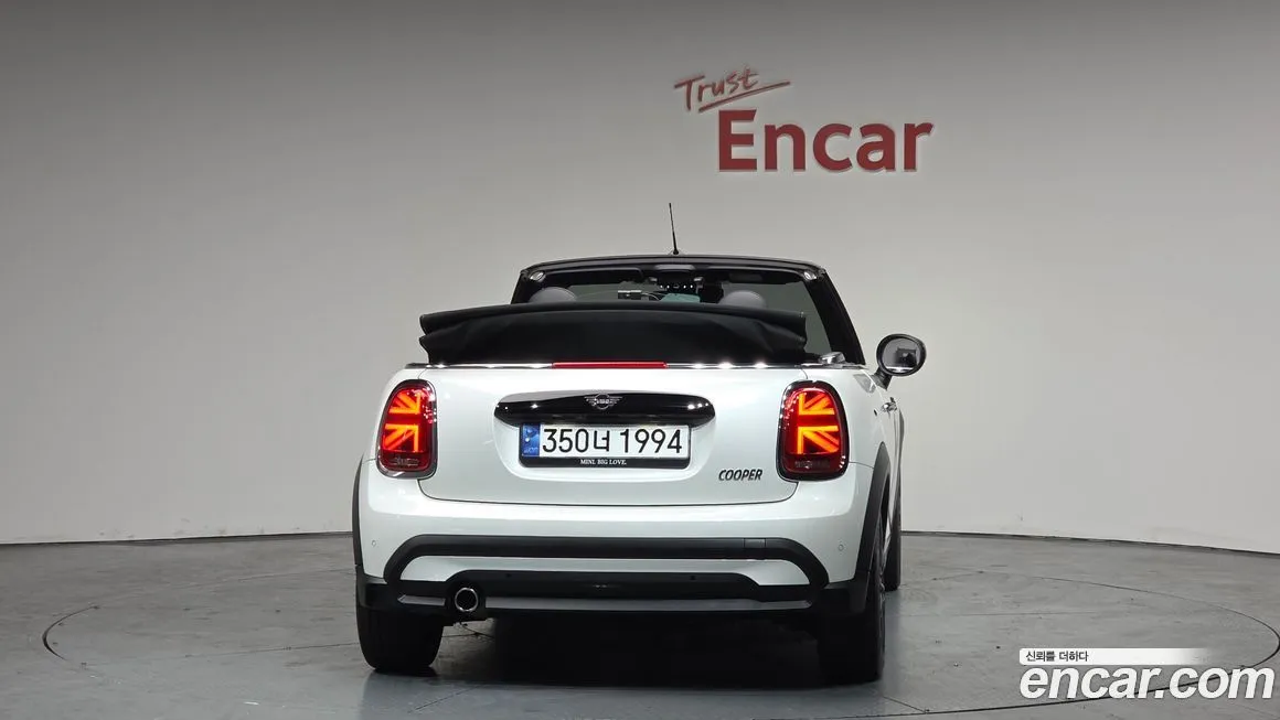 Mini Cooper Convertible 2024 из KR, фото 10