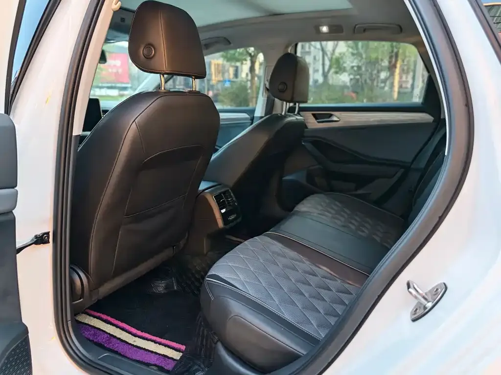 Volkswagen Sagitar 2023 из CN, фото 9
