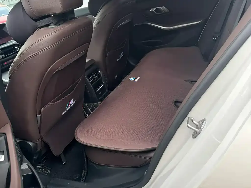 BMW 3 Series 2024 из CN, фото 2