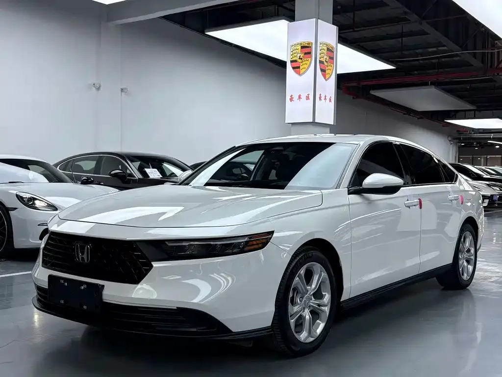 Honda Accord — фото 1