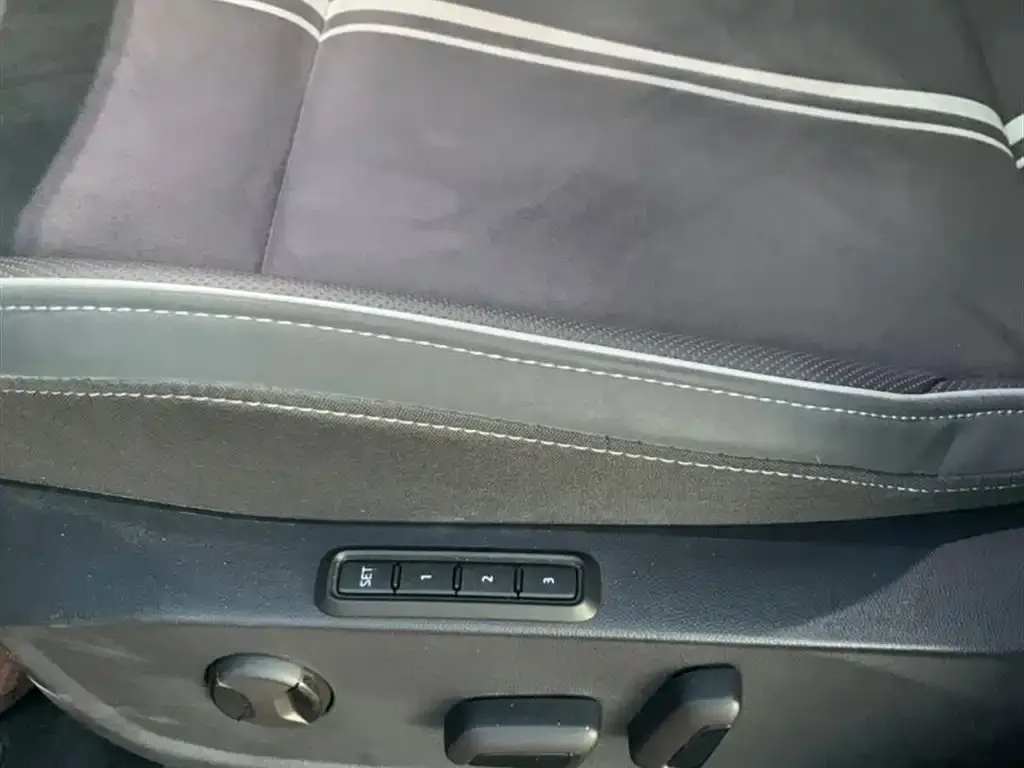 Volkswagen Golf 2022 из CN, фото 6