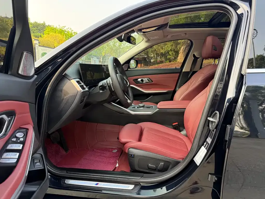 BMW 3 Series 2024 из CN, фото 3