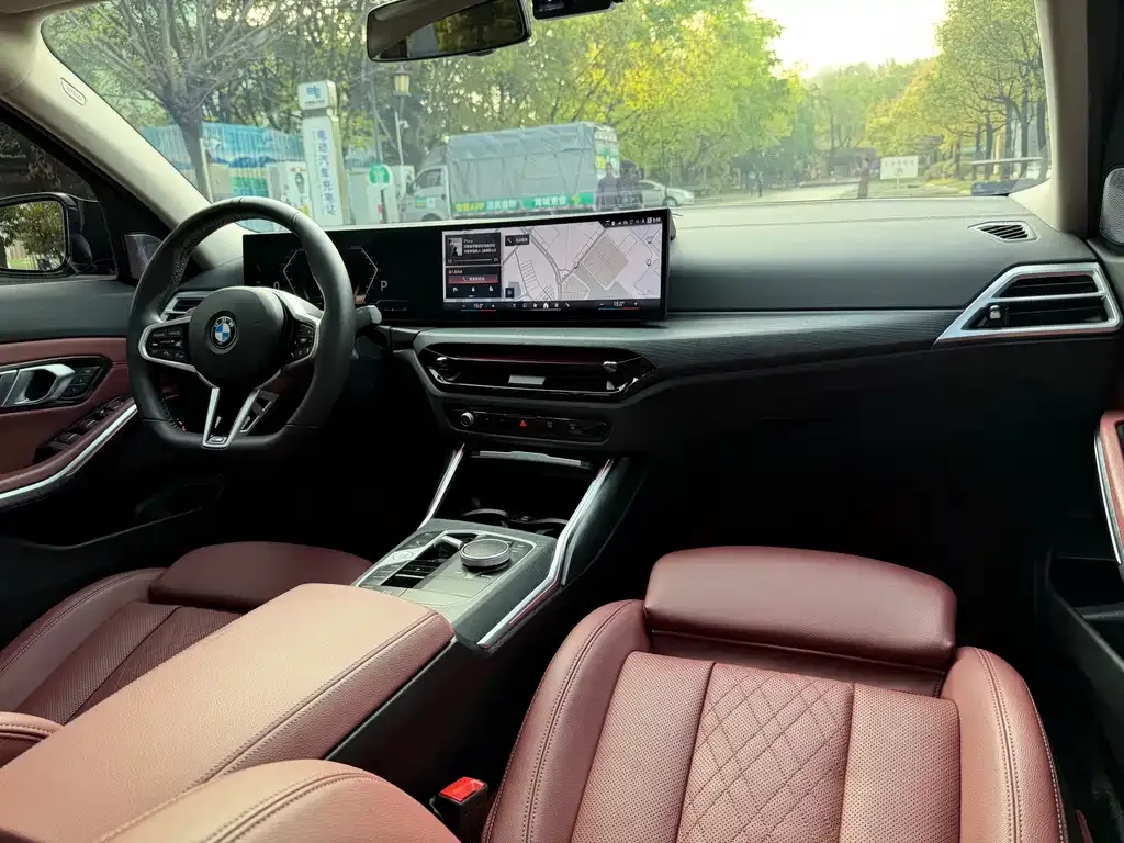 BMW 3 Series 2024 из CN, фото 10