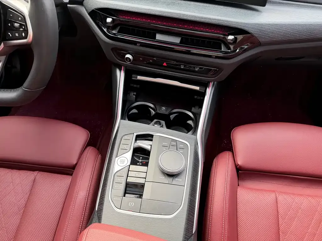 BMW 3 Series 2024 из CN, фото 7