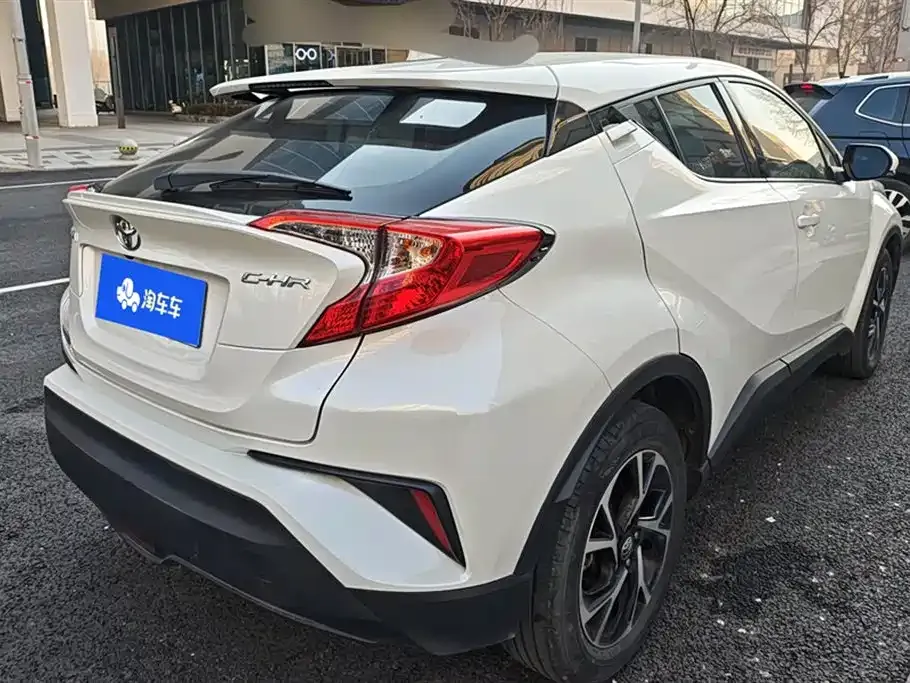 Toyota C-HR — фото 8