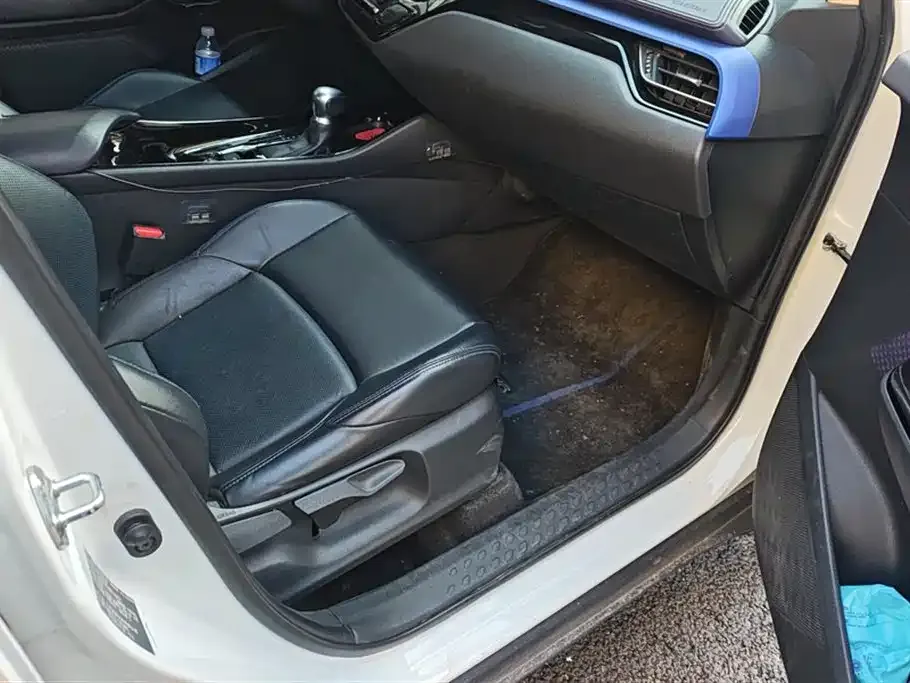 Toyota C-HR — фото 3