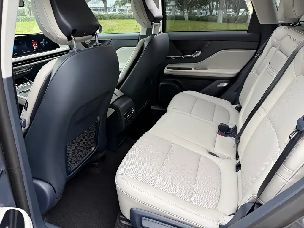 Lincoln Corsair 2024 из CN, фото 4
