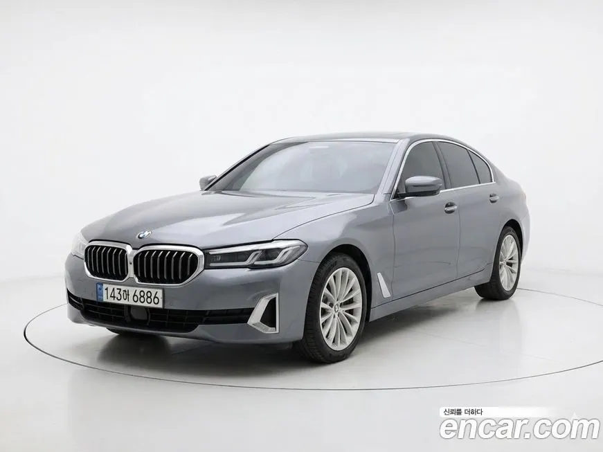 BMW 5-Series — фото 1