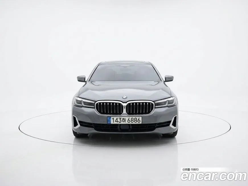 BMW 5-Series — фото 5
