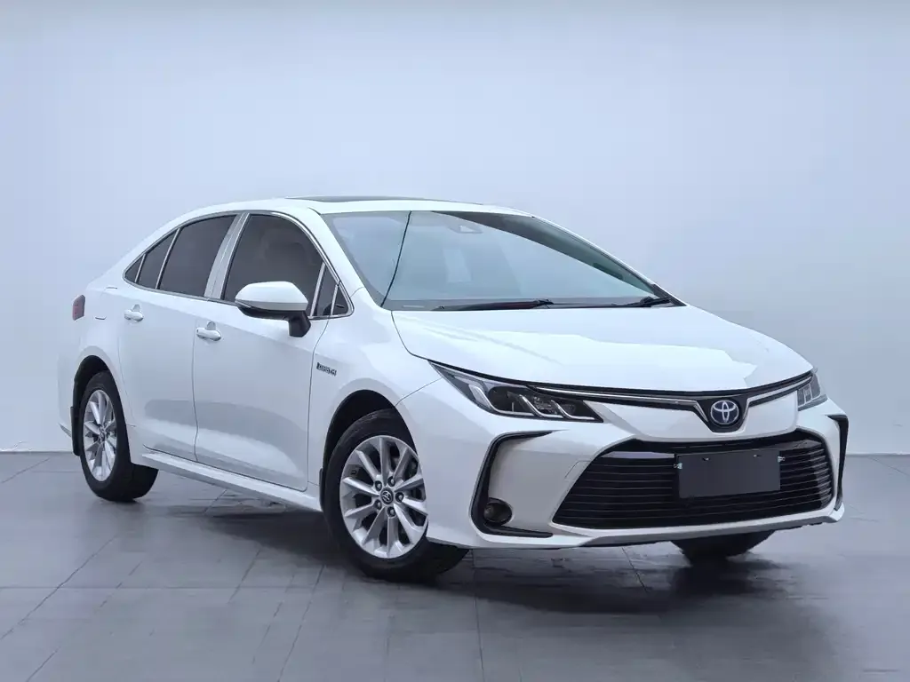 Toyota Corolla — фото 7