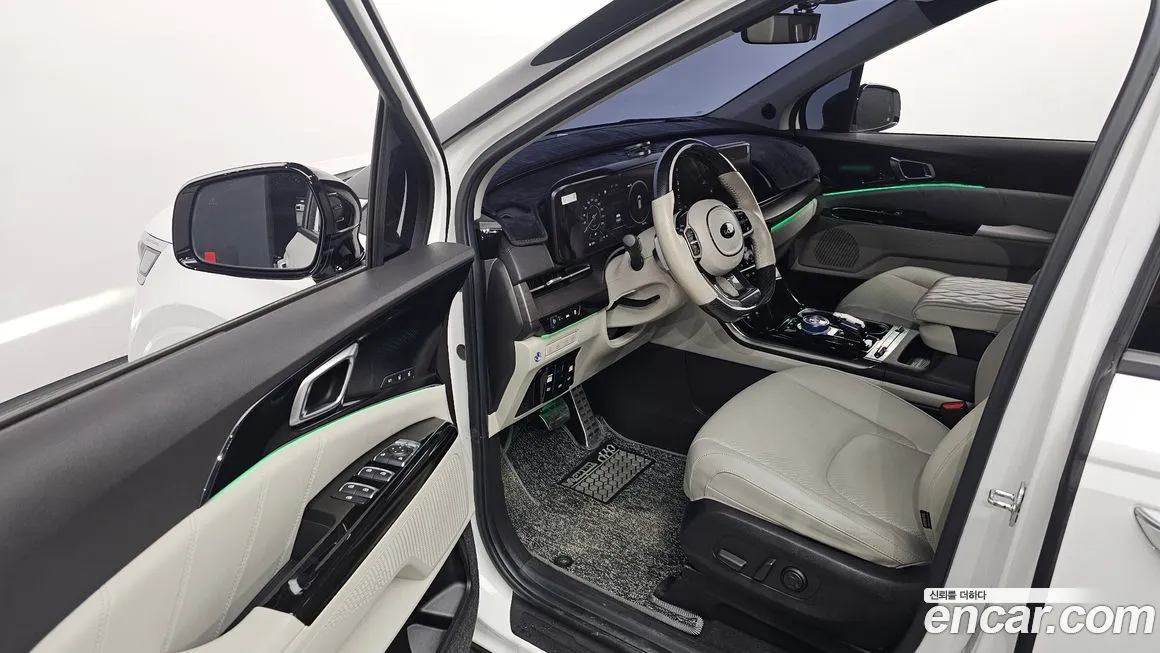 Kia Carnival — фото 10