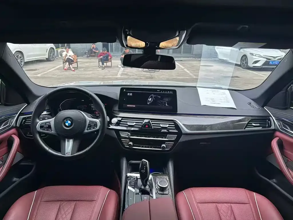 BMW 5 Series 2022 из CN, фото 2