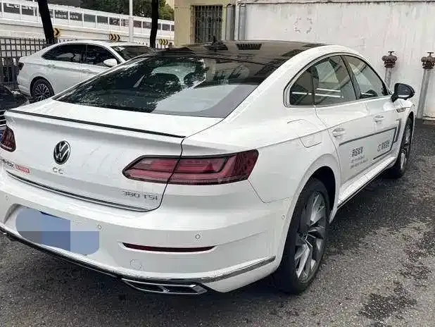 Volkswagen CC 2024 из CN, фото 9